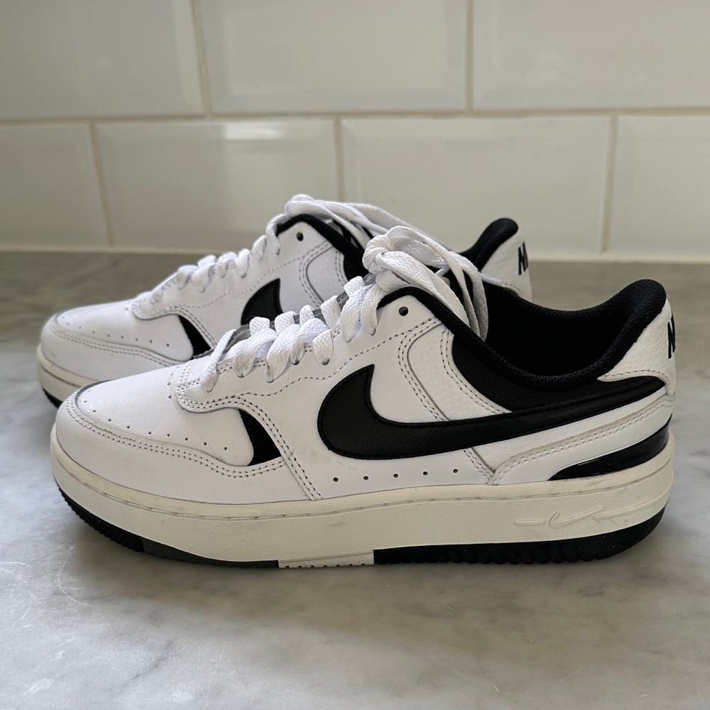 Nike Gamma Force Black and White Sneakers Size 7 - Picture 2 of 6